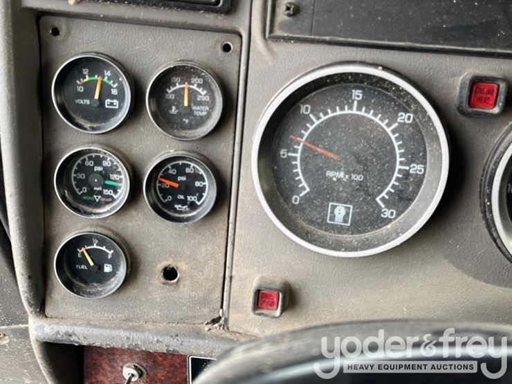 2007-kenworth-t300-image-21