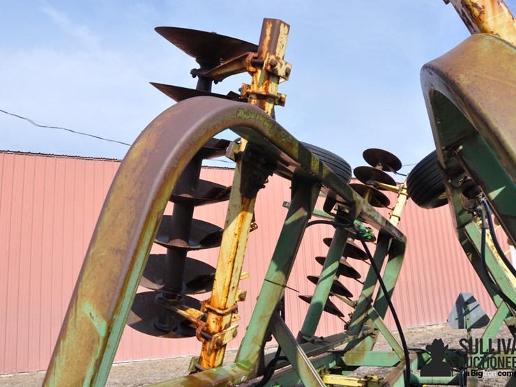 john-deere-230-image-17