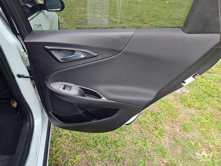 2017-chevrolet-malibu-sedan-image-26