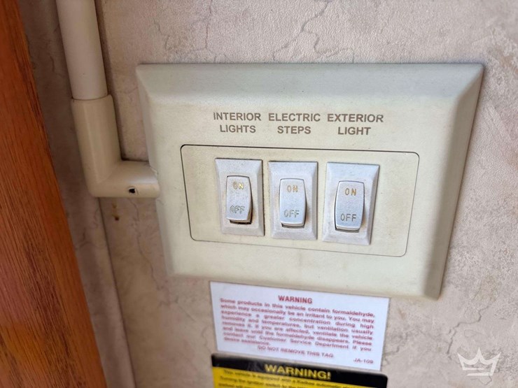 2004-ford-e450-image-46