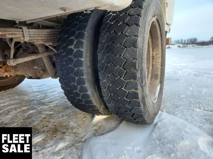 2006-ford-f550-image-13