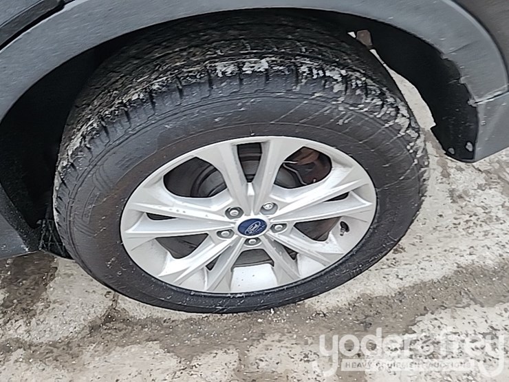 2017-ford-escape-image-11