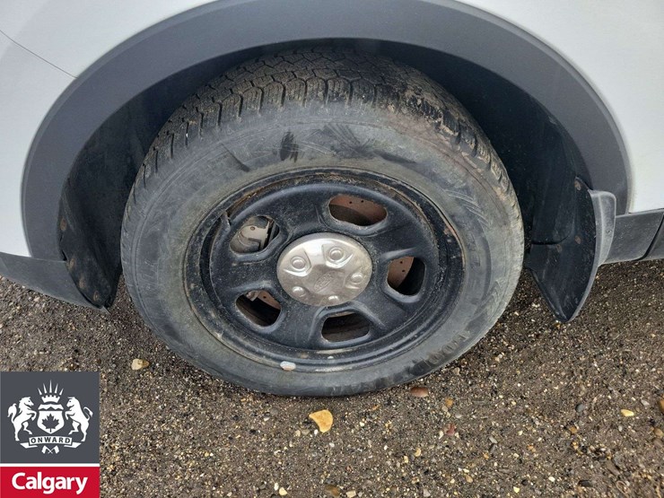 2016-ford-explorer-image-11