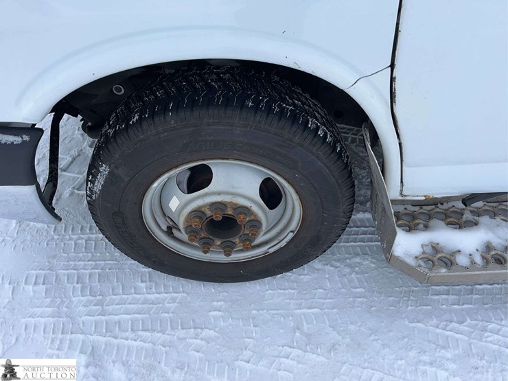 2016-chevrolet-express-g3500-image-12