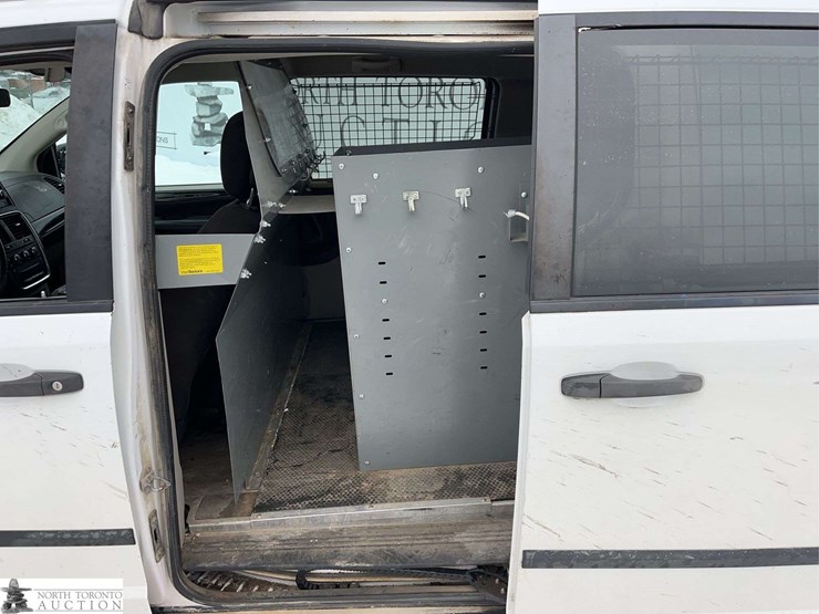 2014-ram-c/v-tradesman-image-25