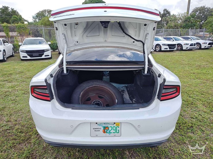 2018-dodge-charger-sedan-image-23