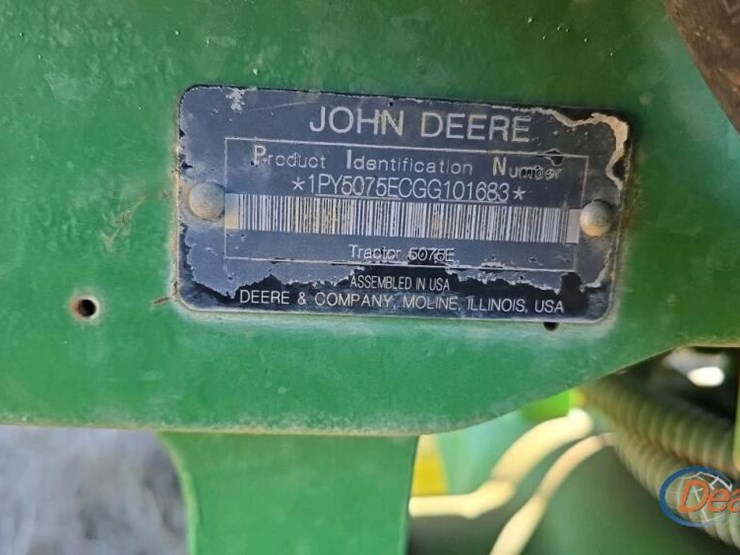 2016-john-deere-5075e-image-28