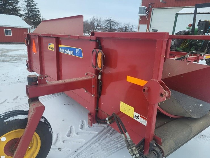 2013-new-holland-h5420-image-25