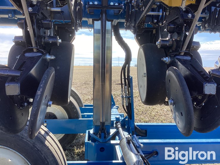 2014-kinze-3600-image-18