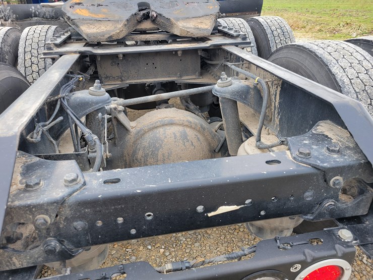 2020-kenworth-t680-image-12