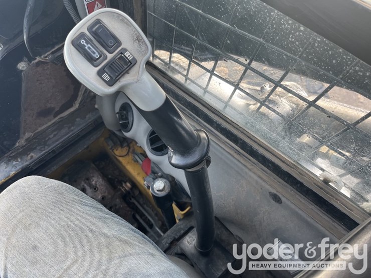 2017-new-holland-l234-image-29