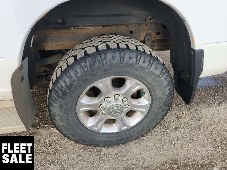 2018-dodge-2500-image-11