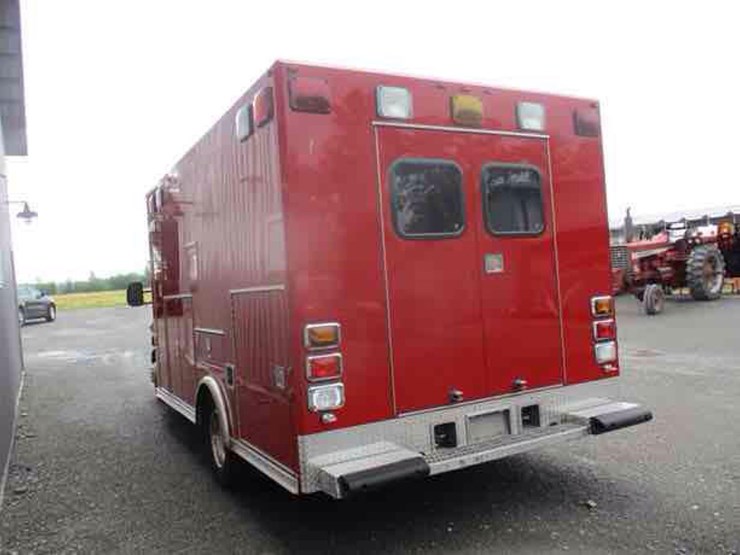 2004-ford-e450-image-5