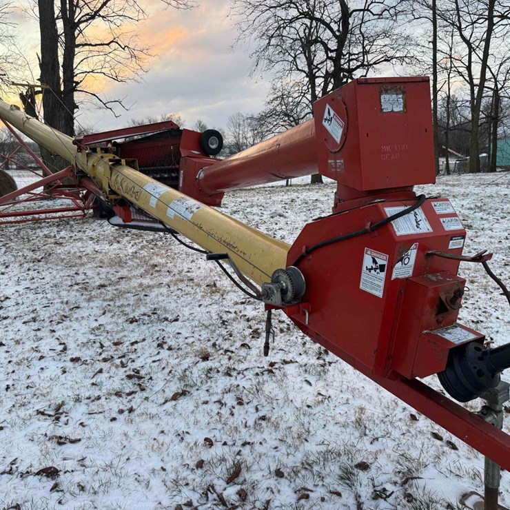 Mayrath MK 100-61 Auger, Swing-away, 61' x 10", 540 PTO