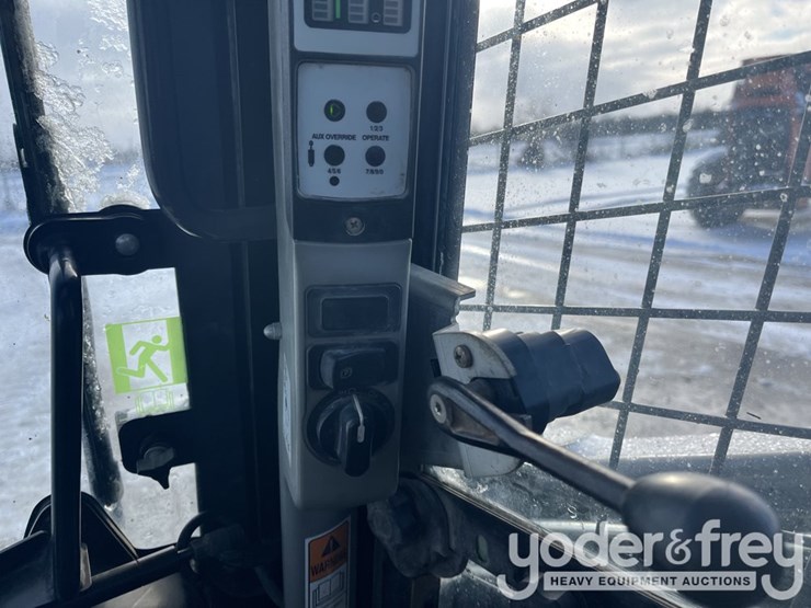 2017-new-holland-l234-image-30