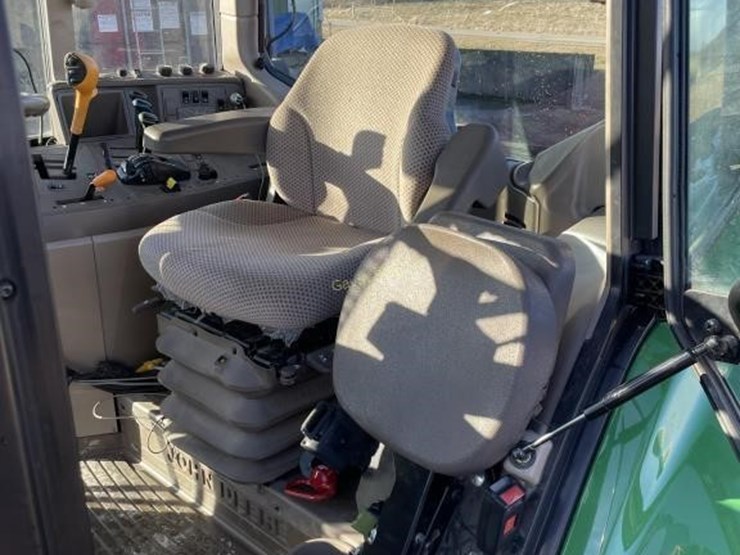 2015-john-deere-6150m-image-13