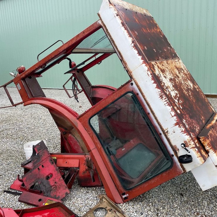 Everything To Convert an Open Station 66 Series Ih To a Cabbed Tractor.