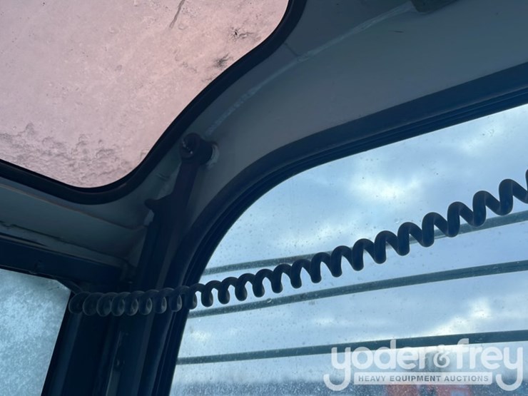 2013-takeuchi-tb153fr-image-33