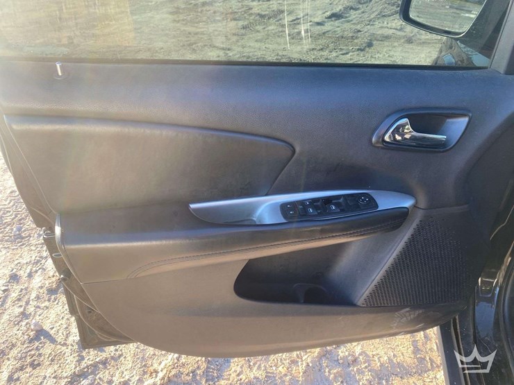 2015-dodge-journey-sxt-image-10