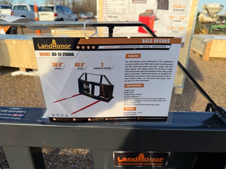 #7902-•-skid-steer-bale-spear-image-3