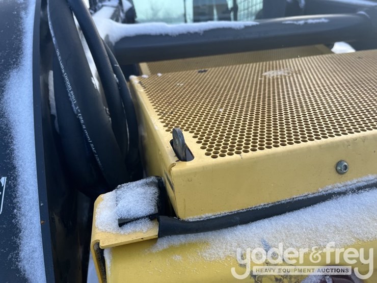 2017-new-holland-l234-image-19