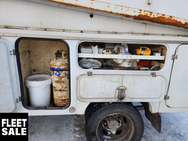 2006-ford-f550-image-33