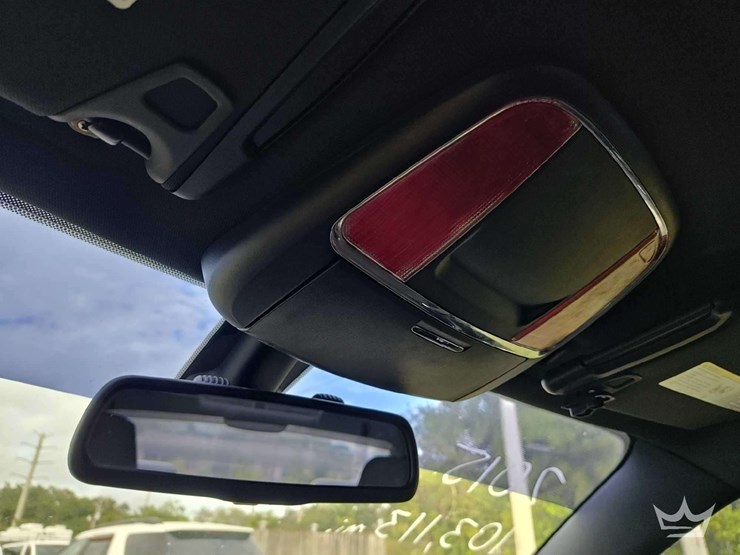 2015-dodge-charger-sedan-image-18