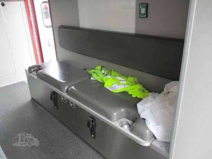 2004-ford-e450-image-20