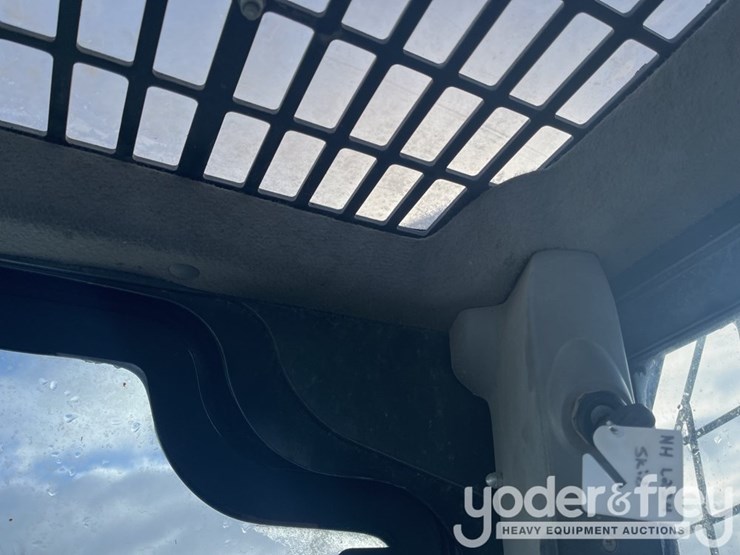 2017-new-holland-l234-image-32