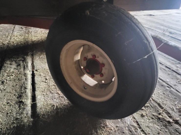 meyer-kicker-wagon-w/unverferth-rge10-running-gear---tag-#1113-image-35