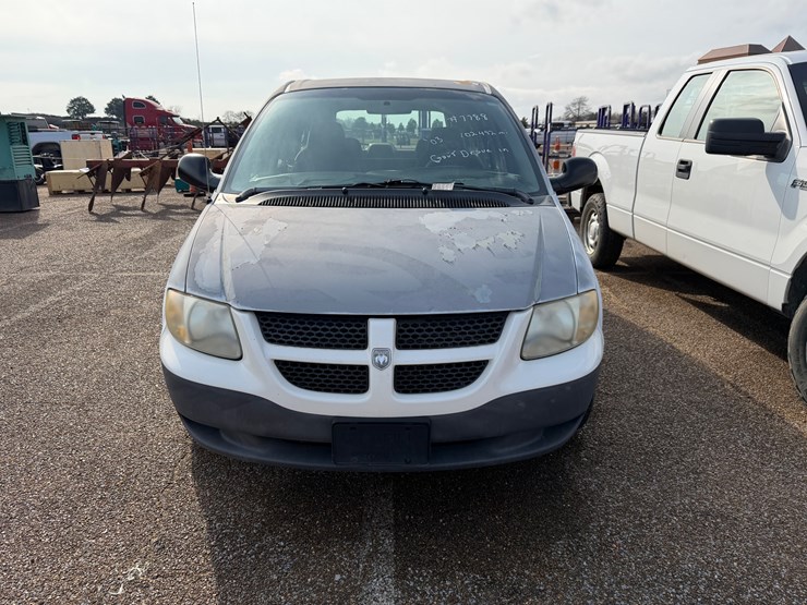 #7788-•-2003-dodge-minivan-image-1