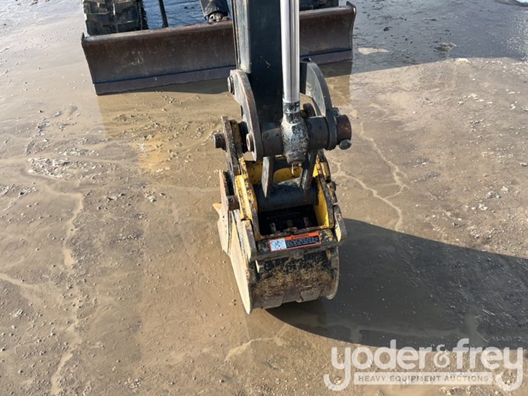 2021-deere-26g-image-16