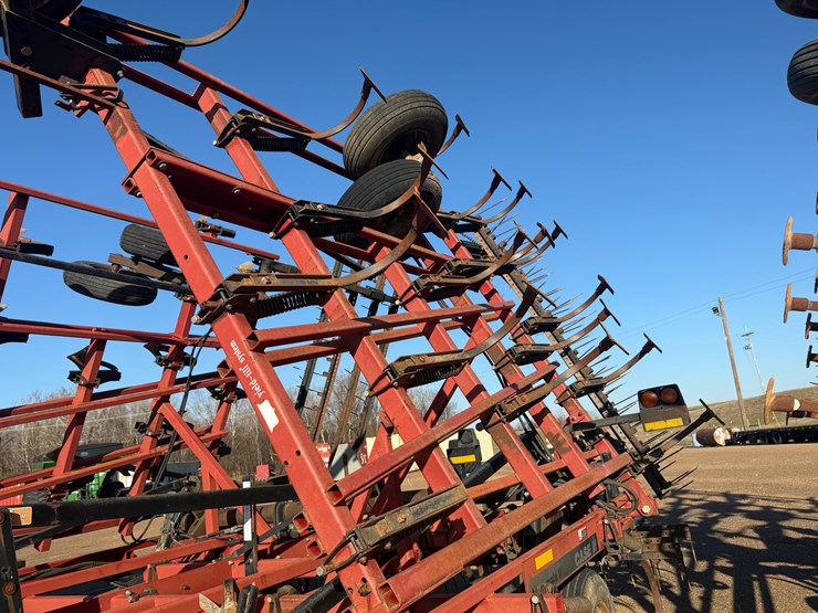 #7740-•-case-ih-tigermate-2-tm-14ft-field-cultivator-image-12