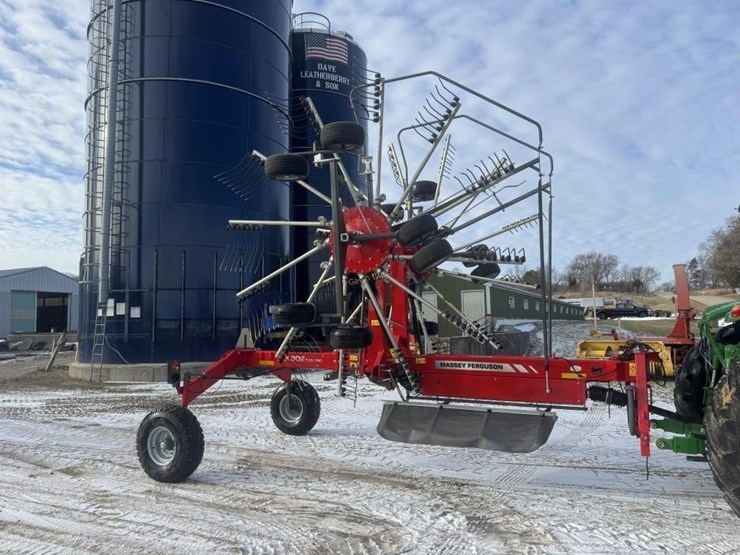 massey-ferguson-rk802-twin-rotary-rake-image-1