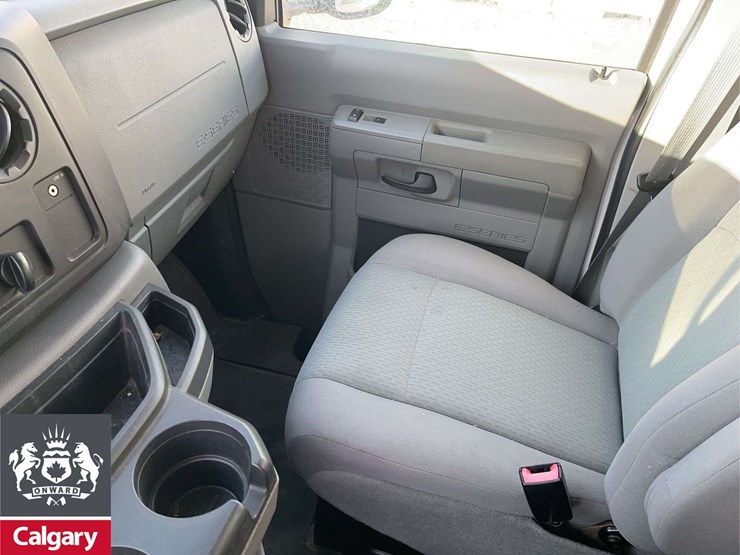 2011-ford-cargo-image-19