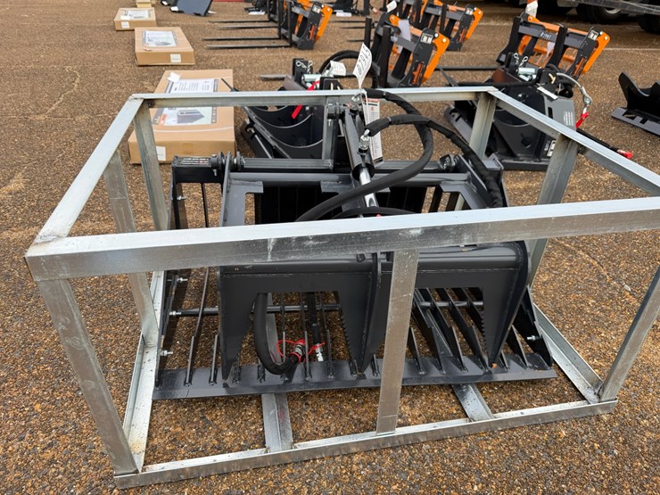 #7945-•-mini-skid-steer-rock-grapple-image-4