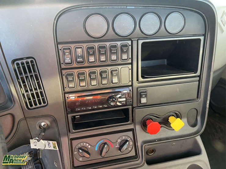 2017-international-prostar-image-17