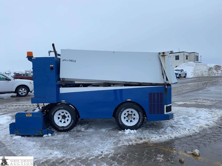 2010-zamboni-445-image-6