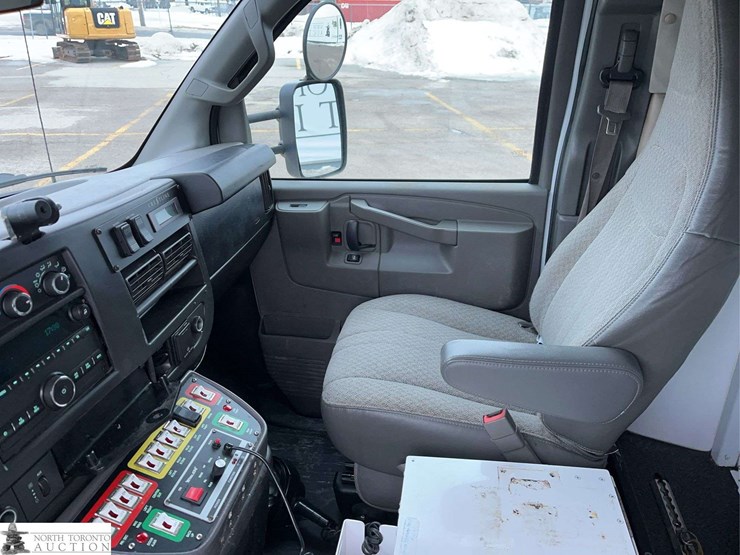 2017-chevrolet-express-s/a-ambulance-image-15