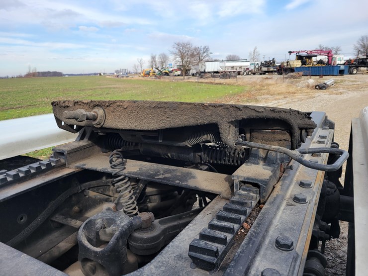 2012-kenworth-w900l-image-14