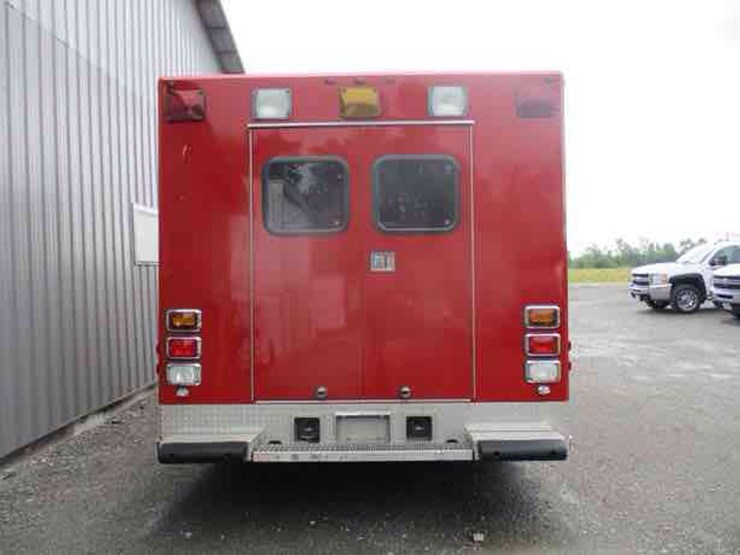 2004-ford-e450-image-4