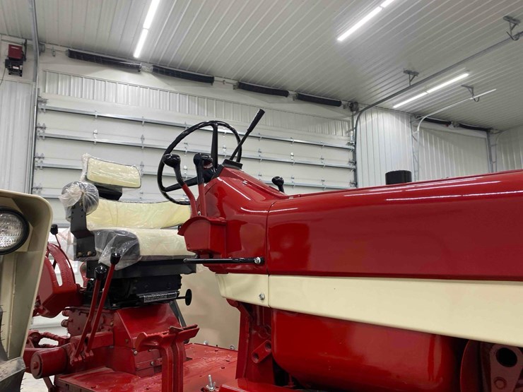farmall-1206-open-station-restored-image-18