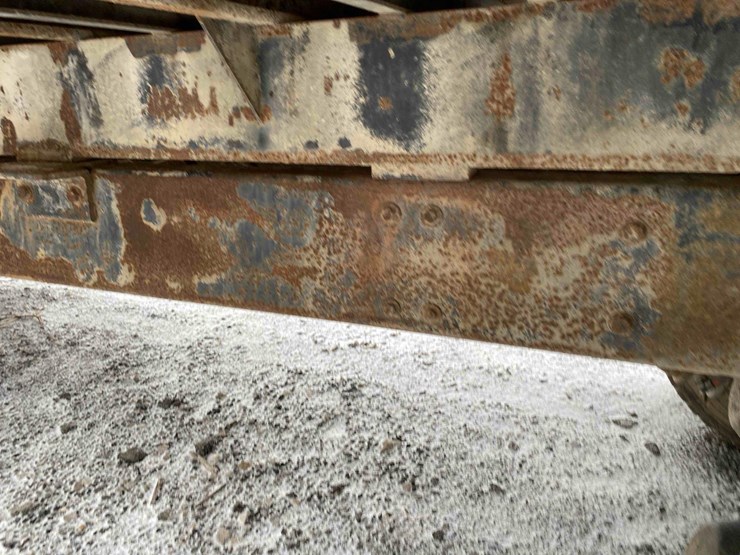 1983-ford-9000-image-33