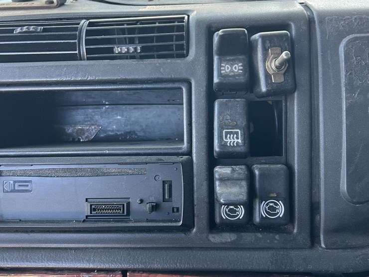 1999-volvo-vnl64t770-image-6