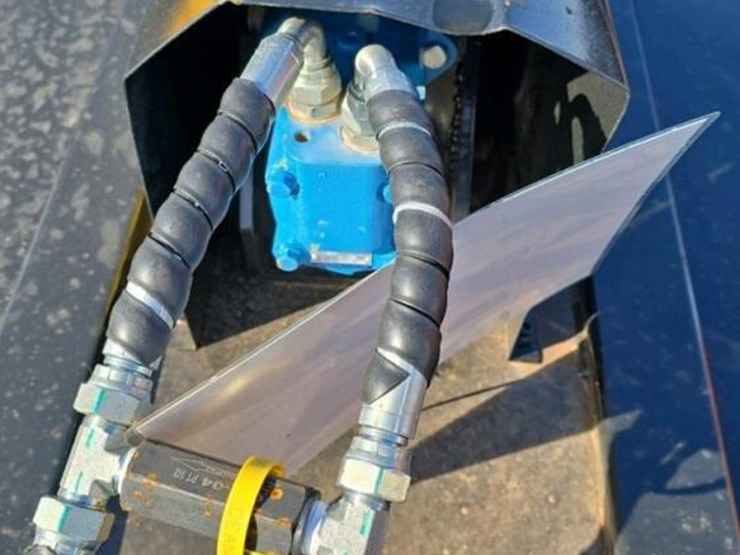 6'-rotary-mower-for-skid-steer-image-2