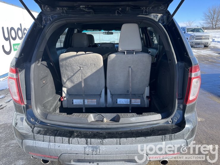 2013-ford-explorer-image-30