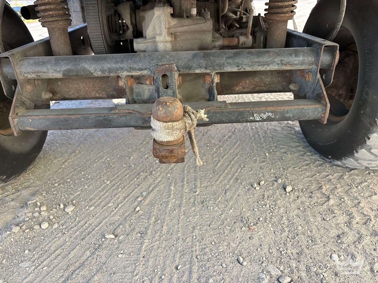 2016-john-deere-gator-image-7