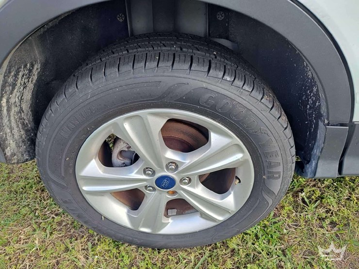 2015-ford-escape-image-48