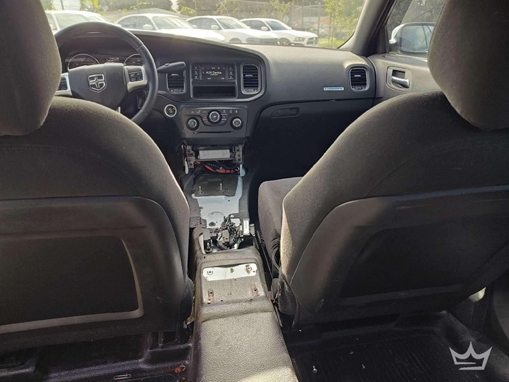 2012-dodge-charger-sedan-image-28