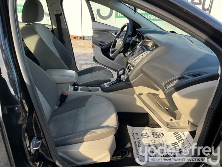 2014-ford-focus-image-29